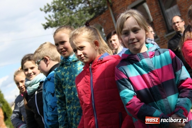 Zdjęcie w galerii na portalu naszraciborz.pl: Szukanie zajączka w wojnowickich ogrodach wiadomości z regionu
