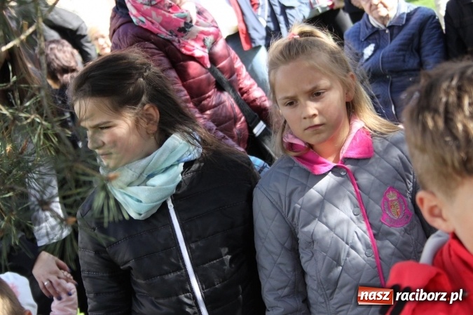 Zdjęcie w galerii na portalu naszraciborz.pl: Szukanie zajączka w wojnowickich ogrodach wiadomości z regionu