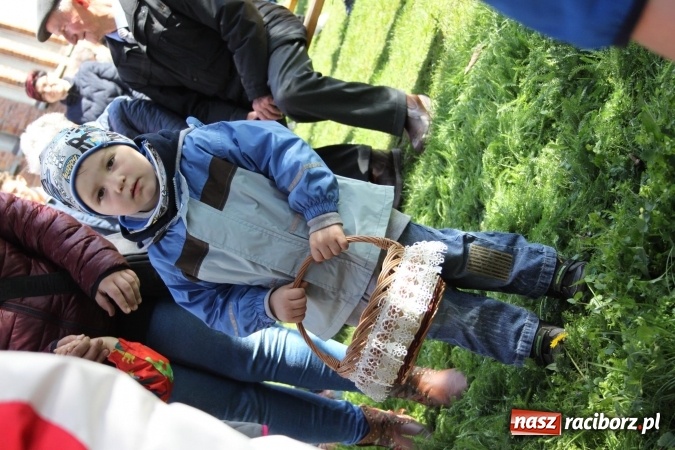 Zdjęcie w galerii na portalu naszraciborz.pl: Szukanie zajączka w wojnowickich ogrodach wiadomości z regionu