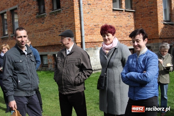 Zdjęcie w galerii na portalu naszraciborz.pl: Szukanie zajączka w wojnowickich ogrodach wiadomości z regionu