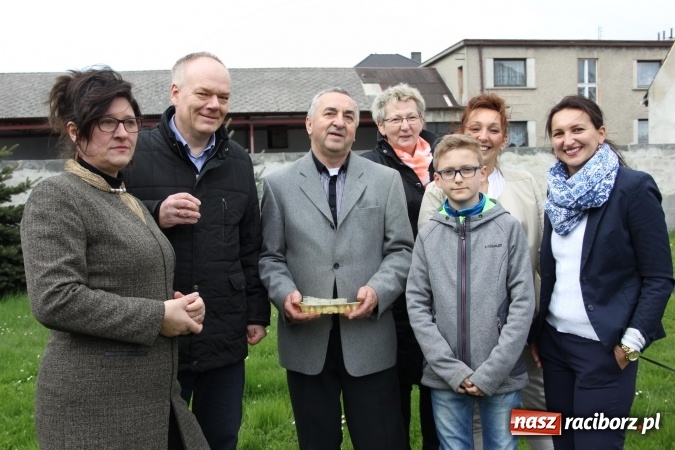 Zdjęcie w galerii na portalu naszraciborz.pl: Szukanie zajączka w wojnowickich ogrodach wiadomości z regionu