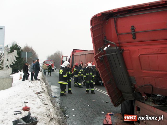 Zdjęcie w galerii na portalu naszraciborz.pl: Kraksa TIR-ów na DK 45 wiadomości z regionu