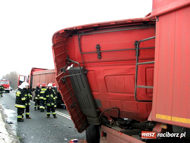 Zdjęcie w galerii na portalu naszraciborz.pl: Kraksa TIR-ów na DK 45 wiadomości z regionu