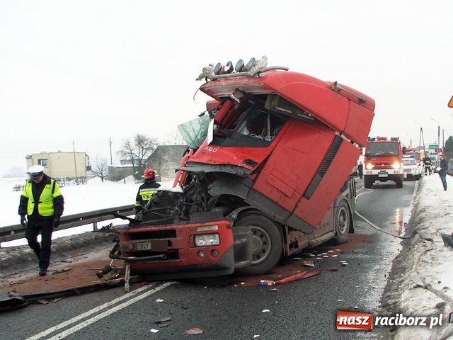 Zdjęcie w galerii na portalu naszraciborz.pl: Kraksa TIR-ów na DK 45 wiadomości z regionu