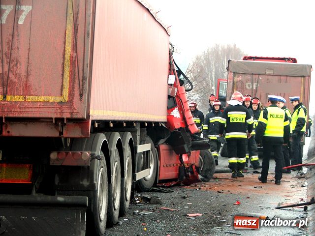 Zdjęcie w galerii na portalu naszraciborz.pl: Kraksa TIR-ów na DK 45 wiadomości z regionu