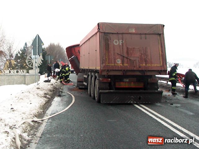 Zdjęcie w galerii na portalu naszraciborz.pl: Kraksa TIR-ów na DK 45 wiadomości z regionu