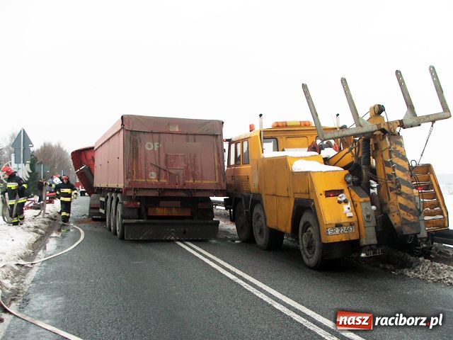 Zdjęcie w galerii na portalu naszraciborz.pl: Kraksa TIR-ów na DK 45 wiadomości z regionu