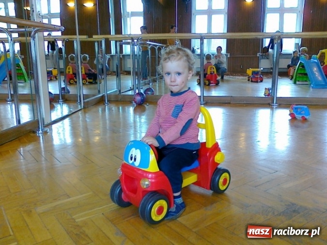 Zdjęcie w galerii na portalu naszraciborz.pl: Maluchy z Fiku-miku w świątecznej atmosferze wiadomości z regionu