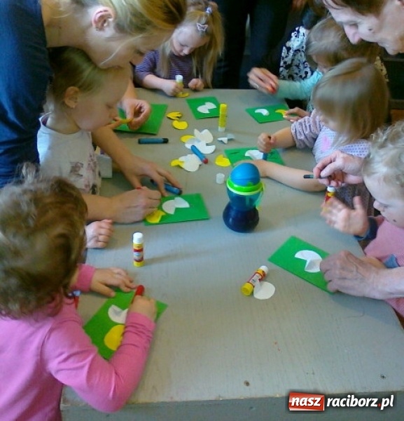 Zdjęcie w galerii na portalu naszraciborz.pl: Maluchy z Fiku-miku w świątecznej atmosferze wiadomości z regionu