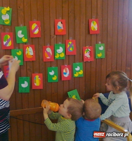 Zdjęcie w galerii na portalu naszraciborz.pl: Maluchy z Fiku-miku w świątecznej atmosferze wiadomości z regionu