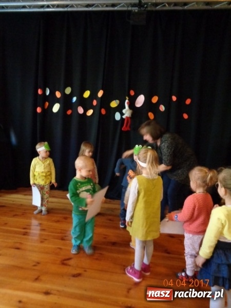 Zdjęcie w galerii na portalu naszraciborz.pl: Maluchy z Fiku-miku w świątecznej atmosferze wiadomości z regionu