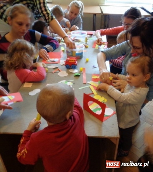 Zdjęcie w galerii na portalu naszraciborz.pl: Maluchy z Fiku-miku w świątecznej atmosferze wiadomości z regionu