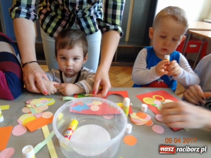 Zdjęcie w galerii na portalu naszraciborz.pl: Maluchy z Fiku-miku w świątecznej atmosferze wiadomości z regionu