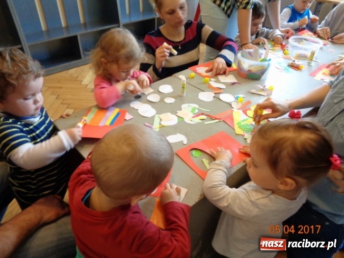 Zdjęcie w galerii na portalu naszraciborz.pl: Maluchy z Fiku-miku w świątecznej atmosferze wiadomości z regionu