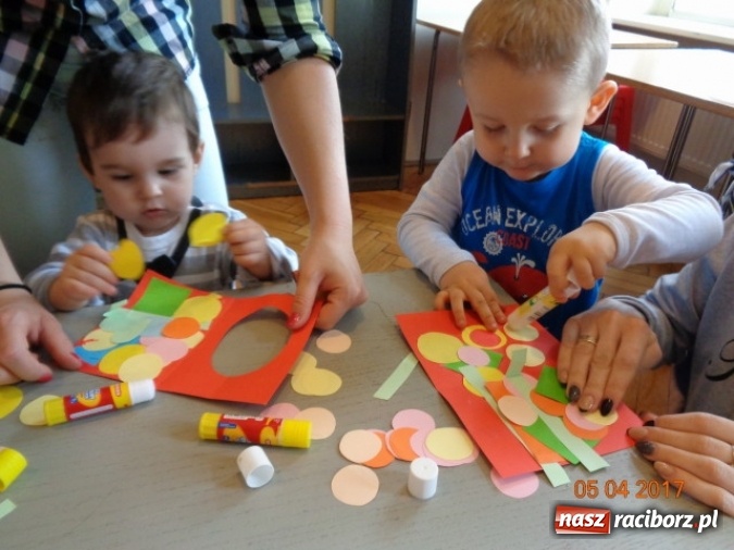 Zdjęcie w galerii na portalu naszraciborz.pl: Maluchy z Fiku-miku w świątecznej atmosferze wiadomości z regionu