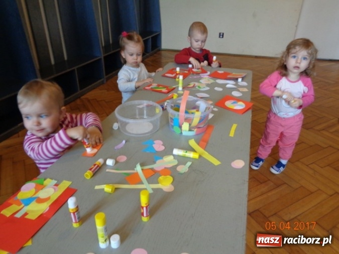 Zdjęcie w galerii na portalu naszraciborz.pl: Maluchy z Fiku-miku w świątecznej atmosferze wiadomości z regionu