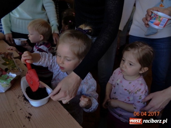 Zdjęcie w galerii na portalu naszraciborz.pl: Maluchy z Fiku-miku w świątecznej atmosferze wiadomości z regionu
