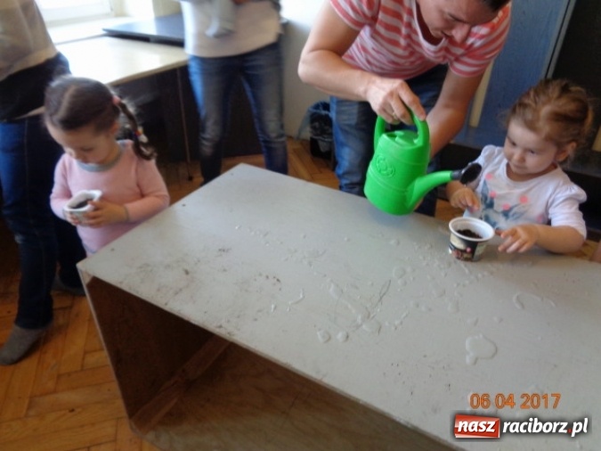 Zdjęcie w galerii na portalu naszraciborz.pl: Maluchy z Fiku-miku w świątecznej atmosferze wiadomości z regionu