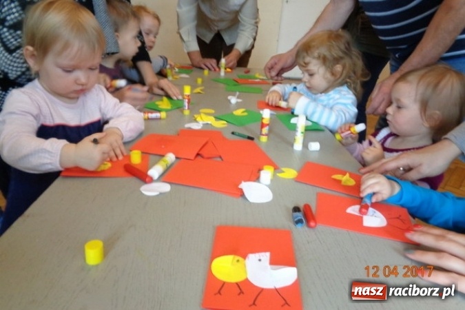Zdjęcie w galerii na portalu naszraciborz.pl: Maluchy z Fiku-miku w świątecznej atmosferze wiadomości z regionu