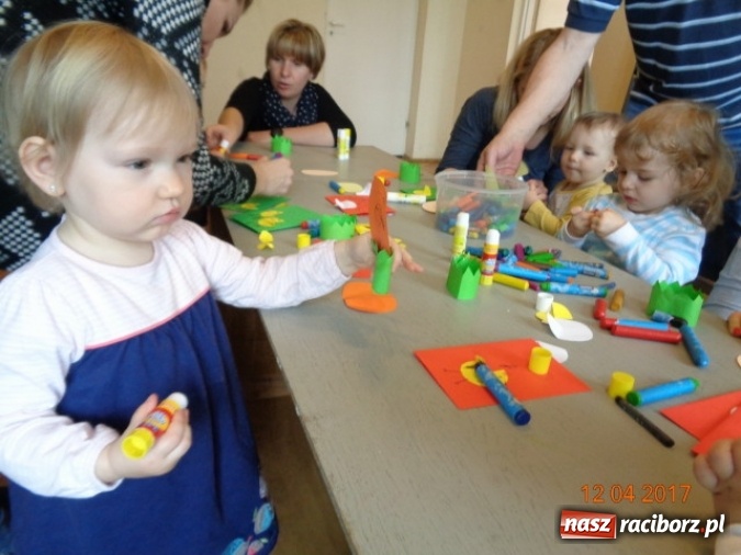 Zdjęcie w galerii na portalu naszraciborz.pl: Maluchy z Fiku-miku w świątecznej atmosferze wiadomości z regionu