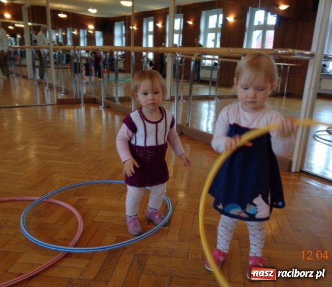 Zdjęcie w galerii na portalu naszraciborz.pl: Maluchy z Fiku-miku w świątecznej atmosferze wiadomości z regionu