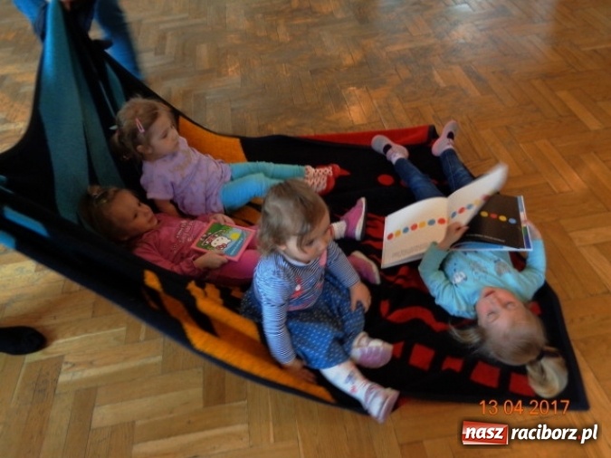 Zdjęcie w galerii na portalu naszraciborz.pl: Maluchy z Fiku-miku w świątecznej atmosferze wiadomości z regionu