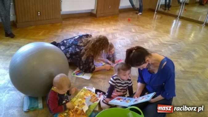 Zdjęcie w galerii na portalu naszraciborz.pl: Maluchy z Fiku-miku w świątecznej atmosferze wiadomości z regionu