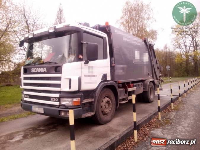 Zdjęcie w galerii na portalu naszraciborz.pl: Inspektorzy ITD zatrzymali w Szymocicach przeładowaną śmieciarkę wiadomości z regionu