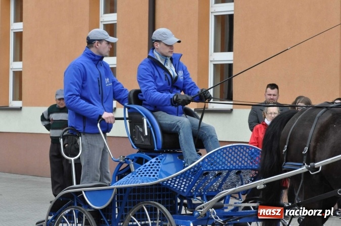Zdjęcie w galerii na portalu naszraciborz.pl: Pietrowicka procesja konna na dwa jubileusze wiadomości z regionu