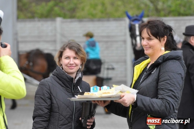 Zdjęcie w galerii na portalu naszraciborz.pl: Pietrowicka procesja konna na dwa jubileusze wiadomości z regionu