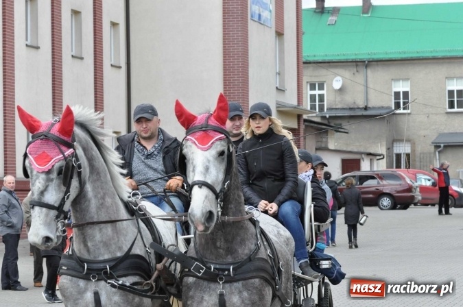 Zdjęcie w galerii na portalu naszraciborz.pl: Pietrowicka procesja konna na dwa jubileusze wiadomości z regionu