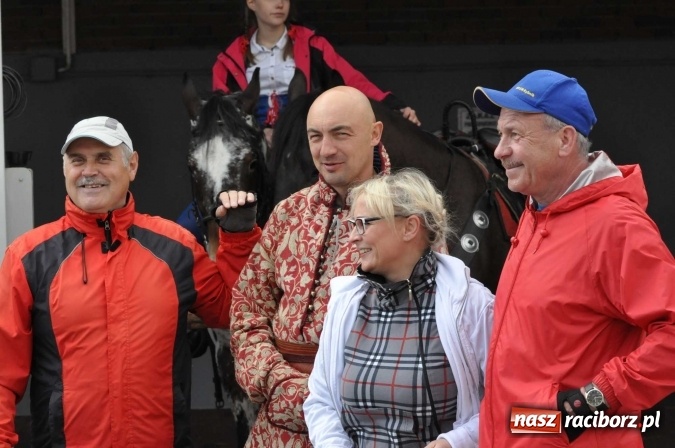 Zdjęcie w galerii na portalu naszraciborz.pl: Pietrowicka procesja konna na dwa jubileusze wiadomości z regionu