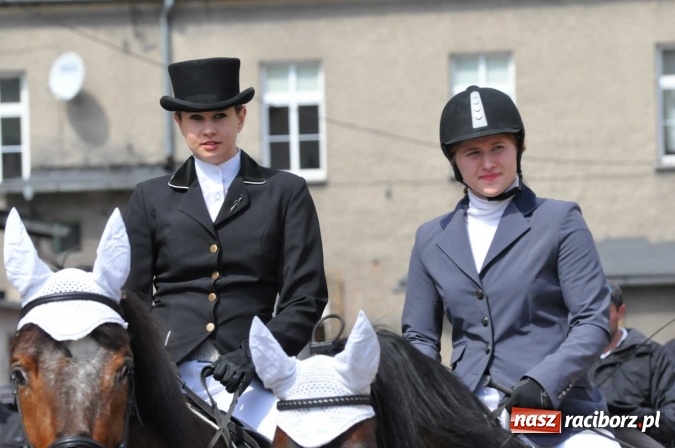 Zdjęcie w galerii na portalu naszraciborz.pl: Pietrowicka procesja konna na dwa jubileusze wiadomości z regionu