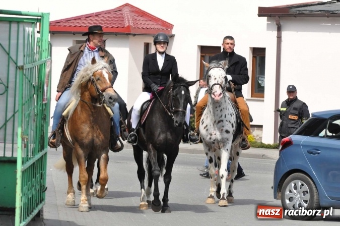 Zdjęcie w galerii na portalu naszraciborz.pl: Pietrowicka procesja konna na dwa jubileusze wiadomości z regionu