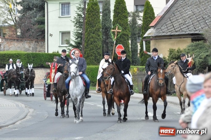 Zdjęcie w galerii na portalu naszraciborz.pl: Pietrowicka procesja konna na dwa jubileusze wiadomości z regionu