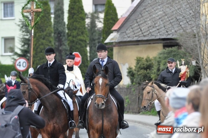 Zdjęcie w galerii na portalu naszraciborz.pl: Pietrowicka procesja konna na dwa jubileusze wiadomości z regionu