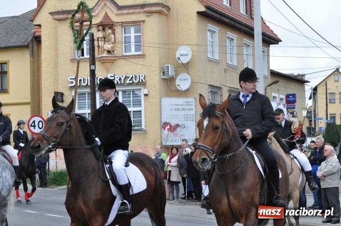 Zdjęcie w galerii na portalu naszraciborz.pl: Pietrowicka procesja konna na dwa jubileusze wiadomości z regionu
