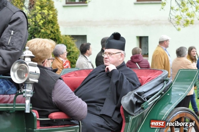 Zdjęcie w galerii na portalu naszraciborz.pl: Pietrowicka procesja konna na dwa jubileusze wiadomości z regionu