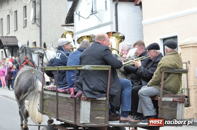 Zdjęcie w galerii na portalu naszraciborz.pl: Pietrowicka procesja konna na dwa jubileusze wiadomości z regionu