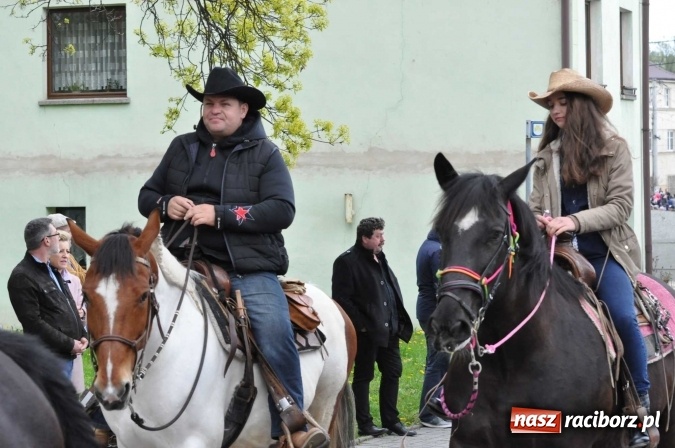 Zdjęcie w galerii na portalu naszraciborz.pl: Pietrowicka procesja konna na dwa jubileusze wiadomości z regionu