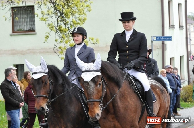 Zdjęcie w galerii na portalu naszraciborz.pl: Pietrowicka procesja konna na dwa jubileusze wiadomości z regionu