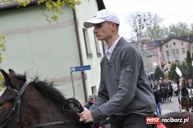 Zdjęcie w galerii na portalu naszraciborz.pl: Pietrowicka procesja konna na dwa jubileusze wiadomości z regionu