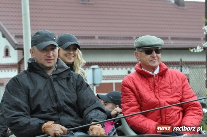 Zdjęcie w galerii na portalu naszraciborz.pl: Pietrowicka procesja konna na dwa jubileusze wiadomości z regionu