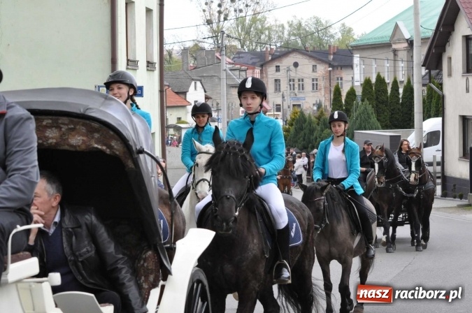 Zdjęcie w galerii na portalu naszraciborz.pl: Pietrowicka procesja konna na dwa jubileusze wiadomości z regionu