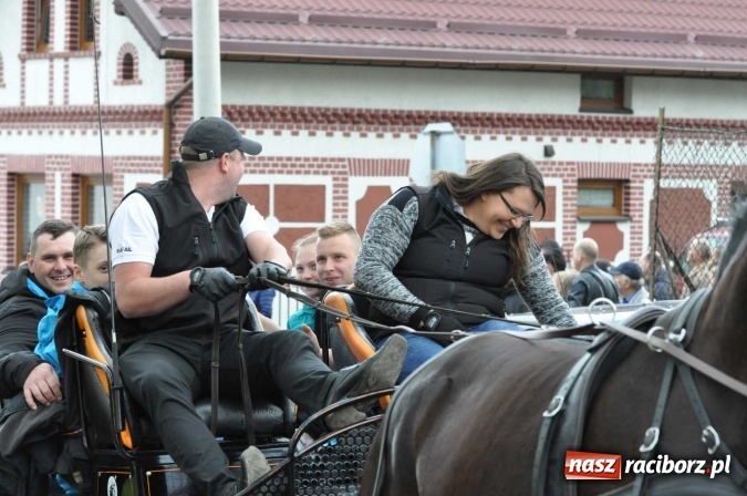 Zdjęcie w galerii na portalu naszraciborz.pl: Pietrowicka procesja konna na dwa jubileusze wiadomości z regionu