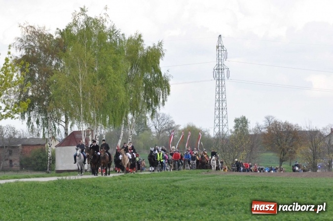 Zdjęcie w galerii na portalu naszraciborz.pl: Pietrowicka procesja konna na dwa jubileusze wiadomości z regionu