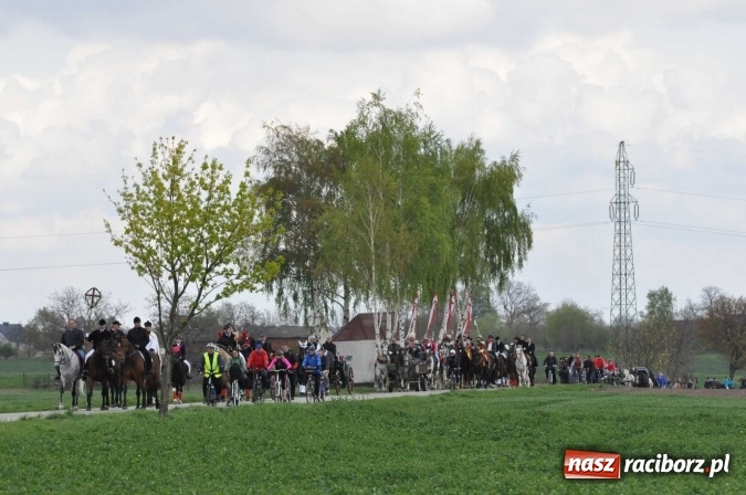 Zdjęcie w galerii na portalu naszraciborz.pl: Pietrowicka procesja konna na dwa jubileusze wiadomości z regionu