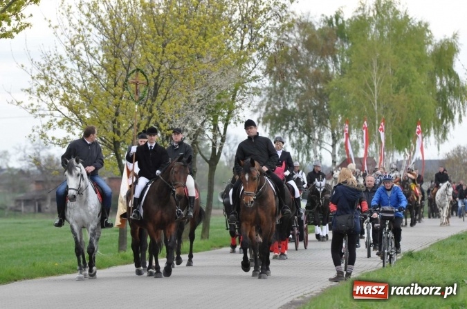 Zdjęcie w galerii na portalu naszraciborz.pl: Pietrowicka procesja konna na dwa jubileusze wiadomości z regionu