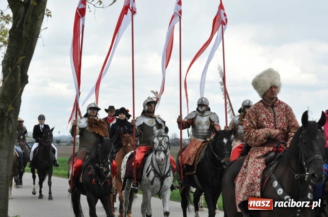 Zdjęcie w galerii na portalu naszraciborz.pl: Pietrowicka procesja konna na dwa jubileusze wiadomości z regionu