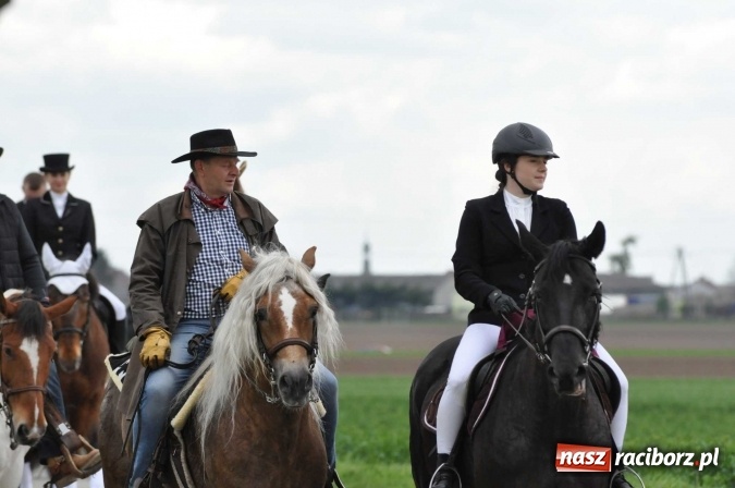 Zdjęcie w galerii na portalu naszraciborz.pl: Pietrowicka procesja konna na dwa jubileusze wiadomości z regionu